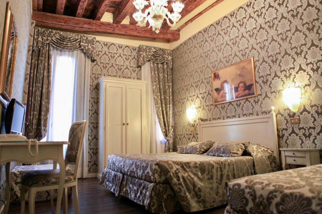 Hotel Bridge Venice Exterior photo